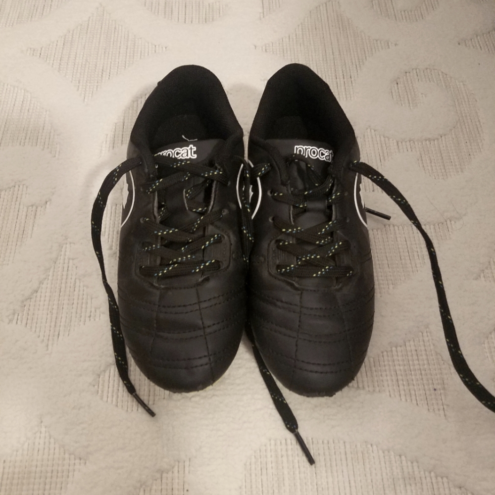 Little Boys size 13 Puma Procat Soccer Cleats